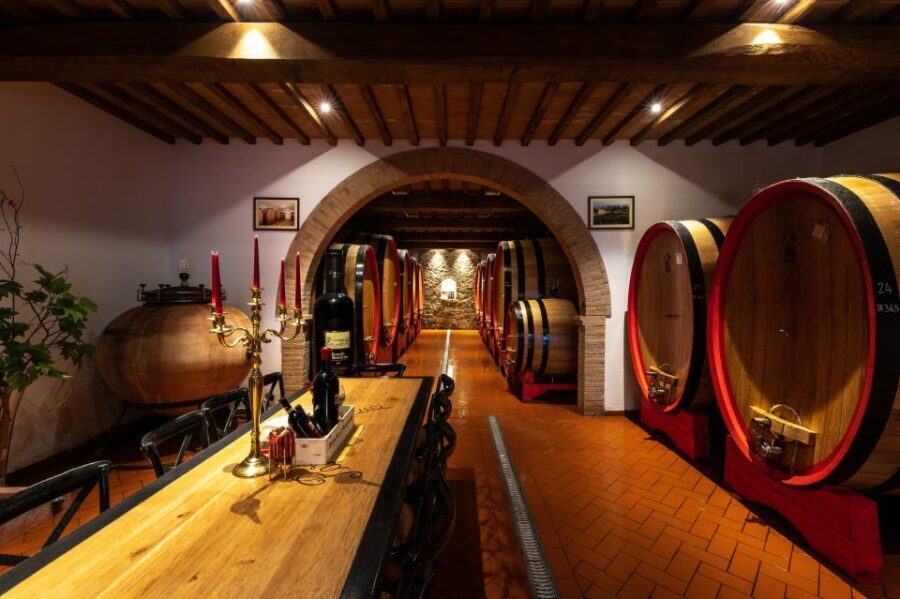Montalcino: Private Cellar Tour, Wine Tasting & Appetizers - Guide Language and How to Make It Work for You
