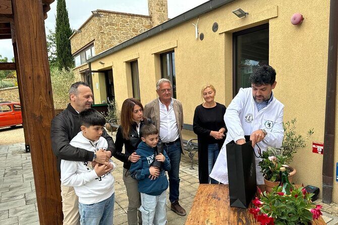 Olive Oil Tours and Tasting at Frantoio di Montalcino - Getting to the meeting point in Montalcino (and why it matters)
