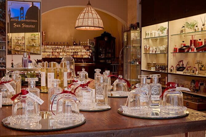 Perfume Masterclass in Florence: Make your Own Personal Fragrance - Antica Erboristeria San Simone: the 1700s apothecary room