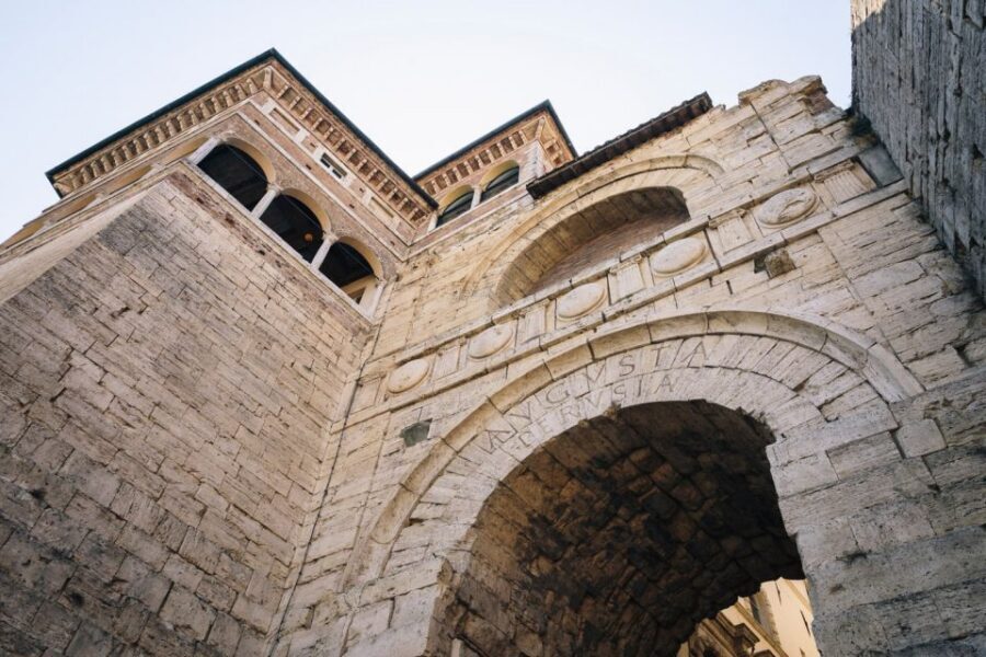 Perugia: Old Town Walking Tour, Piazza IV Novembre - Mount Subasio to Assisi: getting the photo direction without overpromising