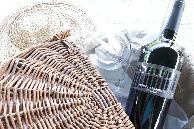 Pic nic Deluxe Assisi for 2 and wine tasting 5 wines - Price and value: what $53.10 buys in Assisi