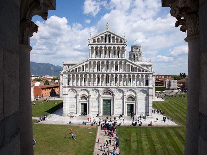 Pisa: Leaning Tower & Cathedral Tickets with Timed Entry - Timing your day in Pisa when crowds are unavoidable