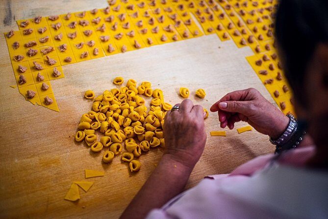 Private Bologna Food & Market Tour with 6 Tastings & Wine - Price and value: why $405.14 per person can make sense