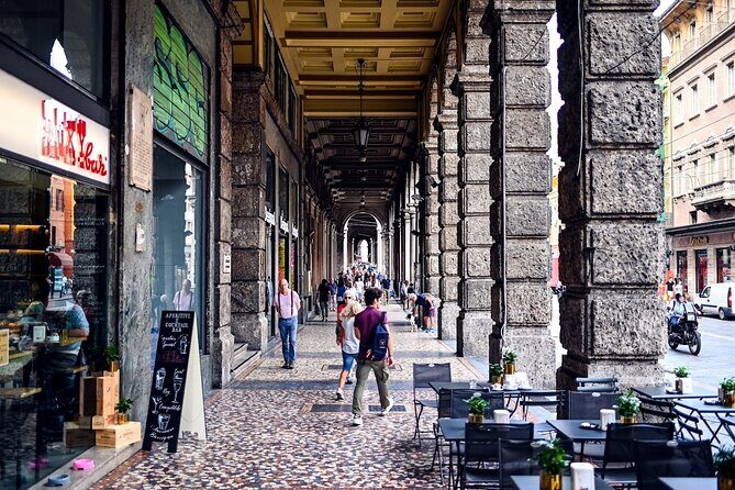 Private Bologna Food & Market Tour with 6 Tastings & Wine - Wine, espresso, and how timing helps your taste buds