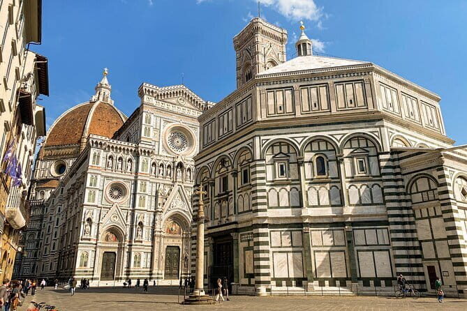Private Florence Tour: 3-Hour Walking Tour with a Licenced Guide - Officina Profumo Farmaceutica: your sensory history lesson