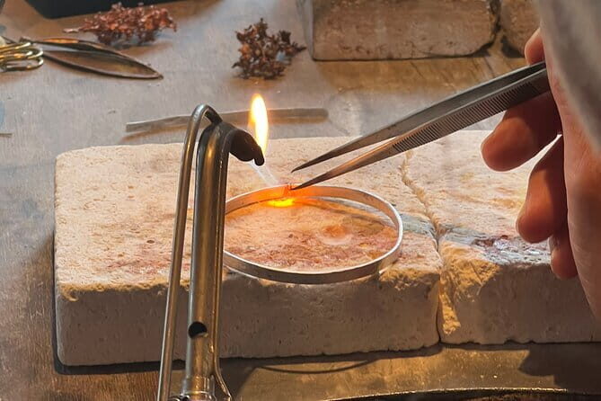 Private jewelry class in Florence, Tuscany, Italy (4 hours) - Time slots and how private instruction shapes your final piece