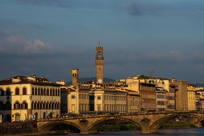 Private Skip-the-Line Florence Highlights and David Walking Tour - Piazza della Signoria, Baptistery, and bridges: the city’s layers in 90 minutes
