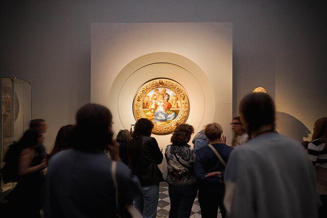 Renaissance Masters: Uffizi Gallery Small Group Tour - The first stop: Piazzale degli Uffizi and getting your bearings