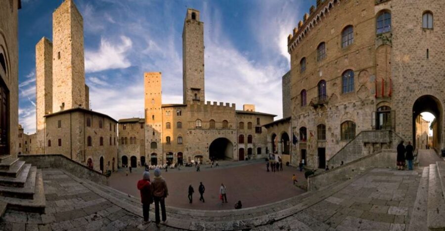 San Gimignano and Volterra: Day Tour from Siena - San Gimignano’s fine towers: what to notice on your walk