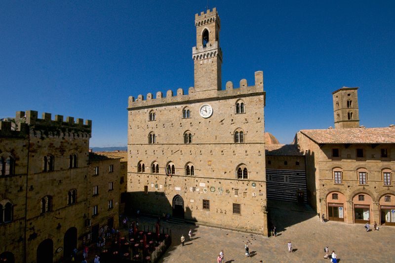 San Gimignano and Volterra: Day Tour from Siena - Volterra’s alabaster workshop: the craft you can see in real time