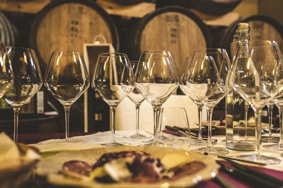 San Gimignano: Truffle Hunting with Lunch & Wine Tasting - Should You Book San Gimignano Truffle Hunting with Lunch & Wine Tasting?