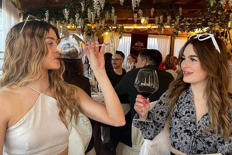 San Gimignano: Wine and Oil Tasting with Tuscan Appetizers - Skip-the-line tasting and the flow of your 1-hour visit