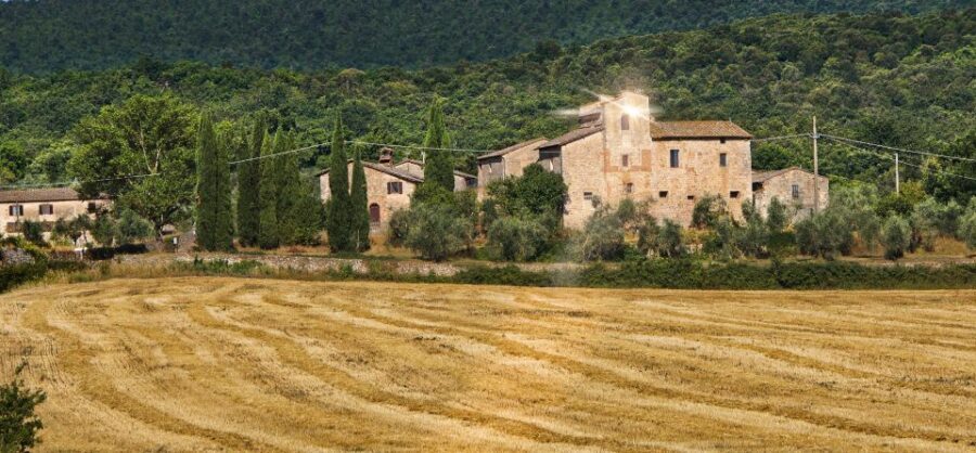 Siena: Half-day Guided Hike to Monteriggioni - Monteriggioni’s Fortress Town: Defense Built Into the View