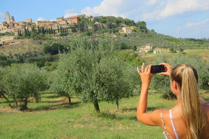 Siena, San Gimignano, Tuscany, Lunch & Wine Tasting - Small Group - Monteriggioni: fortress walls, plus film-fandom trivia