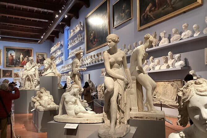 Skip the Line: Accademia Gallery Priority Entry Ticket with eBook - Skip-the-line in real life: what priority entrance really means