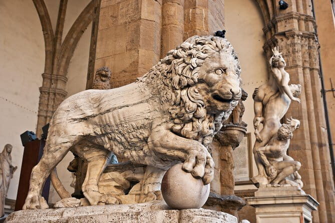 Skip-the-Line Florence Highlights and David Walking Tour - Oltrarno: the bohemian side with artist workshops
