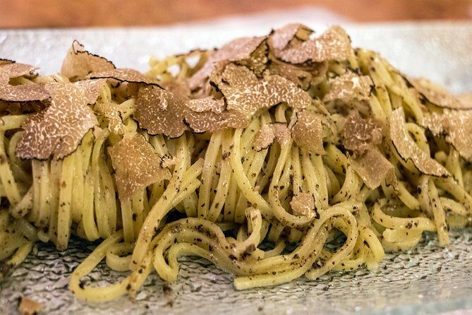 Taste Perugia Food Tour Led by Local - Stop 3: Osteria a Priori for fagiolina del Trasimeno + olive oil + Grechetto
