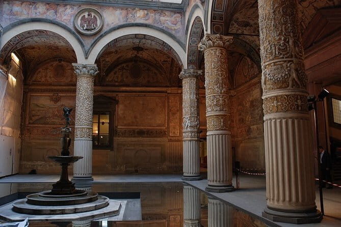 The Best of Florence Walking Tour in a Small Group - Small group size (15 max) and the whisper system