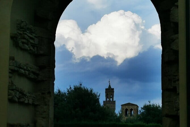 The Best of Florence Walking Tour in a Small Group - Palazzo Medici Riccardi: banking money turned palace stage
