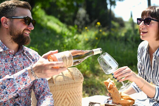 Tour through the vineyards and wine and olive oil tasting in Tuscany - The food platter: cured meats, cheese, and Tuscan bread
