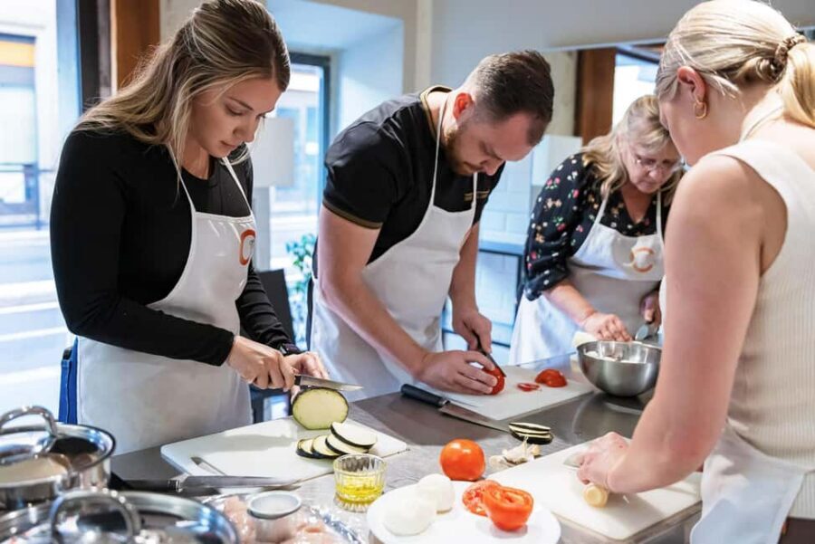 Tuscan Cooking Course with Florence Central Market Visit - Practical tips for your 5-hour schedule