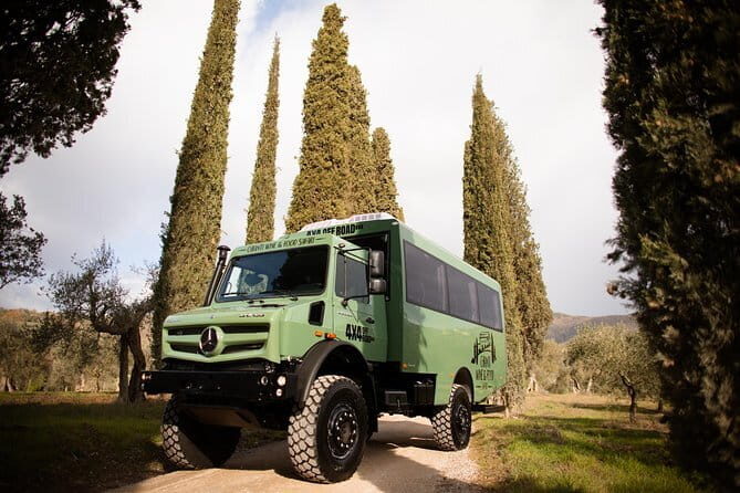 Tuscany Wine Tour: 2 Wineries & San Gimignano from Florence - Stop 2 near San Gimignano (Ulignano): family-run energy and multiple styles