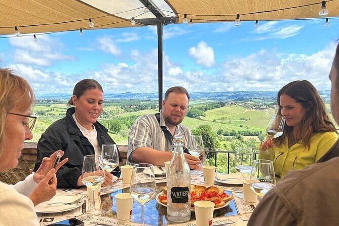 Tuscany Wine Tour: 2 Wineries & San Gimignano from Florence - The Florence meet-up: what to do (and what to double-check)