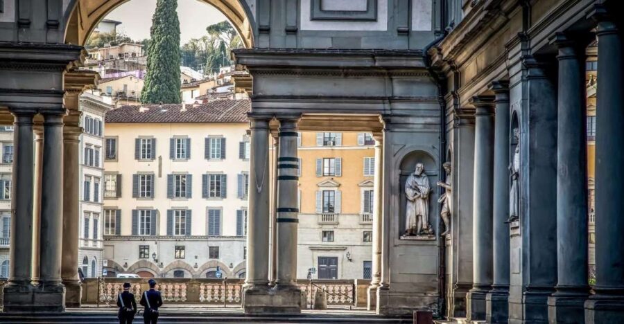 Uffizi Gallery: Guided Tour with Skip-the-Line Entry - Meet Your Guide At Uffizi Entrance Gate 3