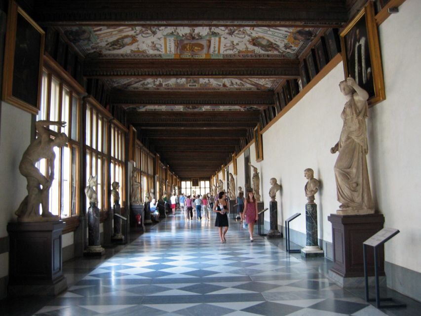 Uffizi Gallery: Guided Tour with Skip-the-Line Entry - Michelangelo, Leonardo, And Caravaggio Without The Chaos