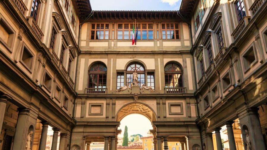 Uffizi Gallery: Small Group Guided Tour with Skip-the-Line - What the Small Group and Headsets Change