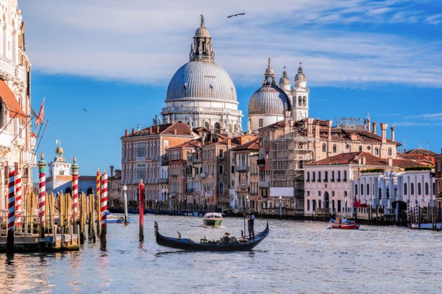 Venice in One Day: Guided Tour From Florence - Florence to Venice By Coach: The Comfort Trade-Off