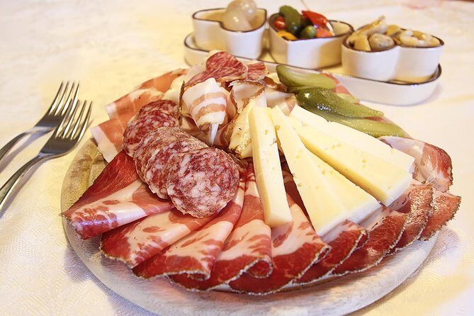 Visit Best Wineries in Tuscany - Wine Tasting & Tour - Who should book this San Gimignano wine tasting