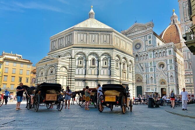 Walking Guided Tour of Florence landmarks - Basilica di San Lorenzo: where Medici power becomes family legacy