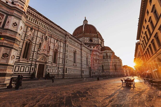 Walking Guided Tour of Florence landmarks - Piazza della Repubblica: a city square with messy layers underneath