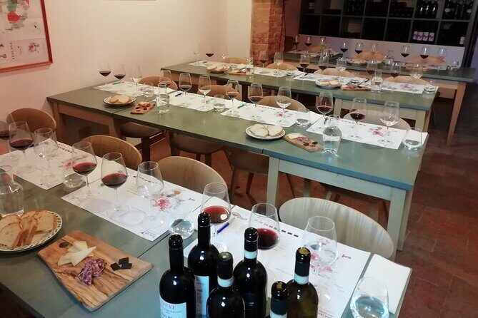 Wine Class - Tuscan Classics - Finding Via Stalloreggi and the Central Siena “Classroom” Vibe